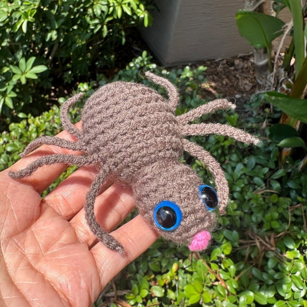 NEW Crochet Brown Halloween Spider Decoration , Fluffy Soft Brown Spider Toy